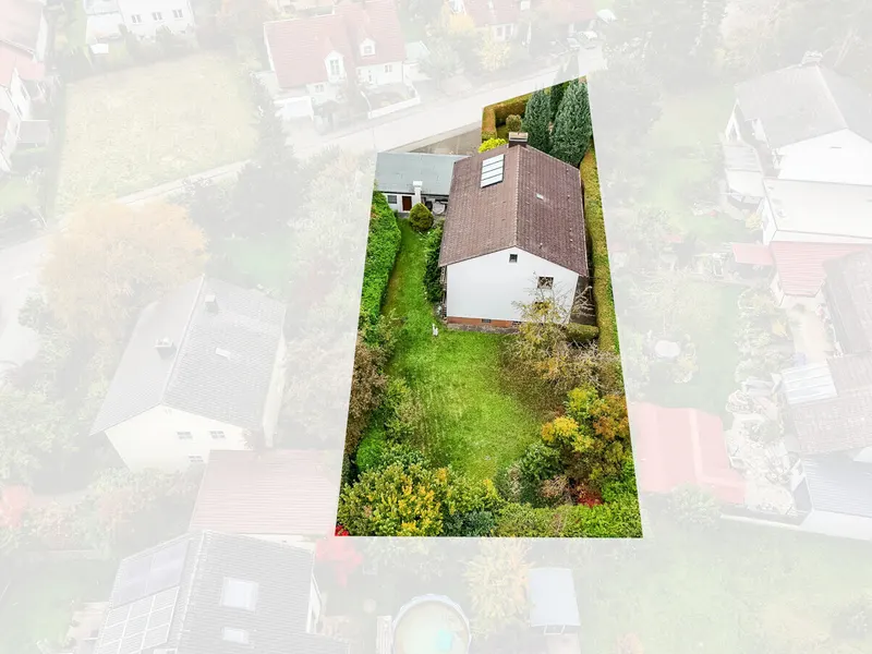 Doppelhaus oder Einfamilienhaus? 614 m² großes Baugrundstück mit Altbestand in Spitalhof!