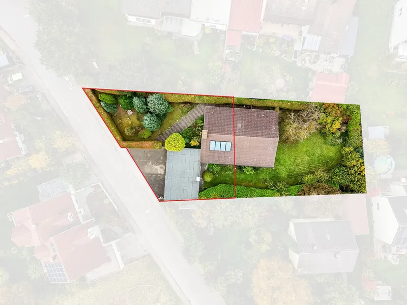 Doppelhaus oder Einfamilienhaus? 614 m² großes Baugrundstück mit Altbestand in Spitalhof!