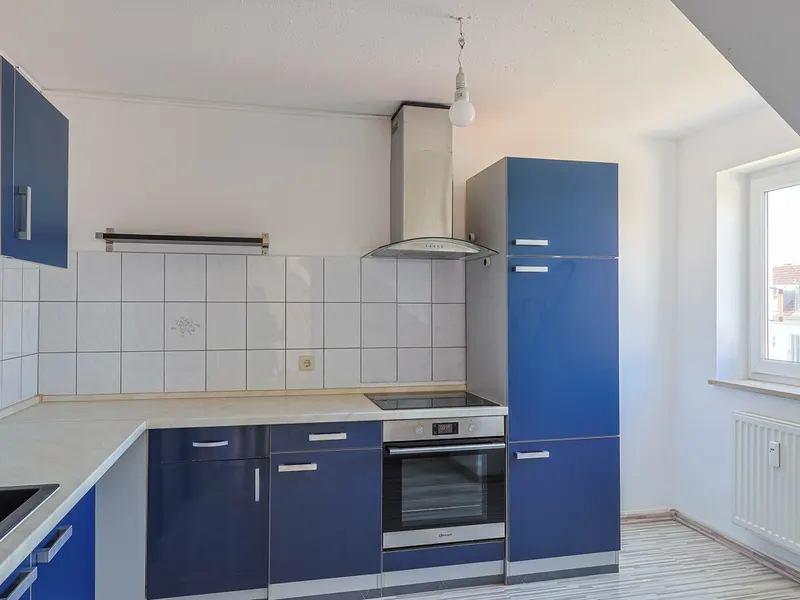 Lichtdurchflutete 3-Zimmer-Wohnung mit ausgebautem Dachboden