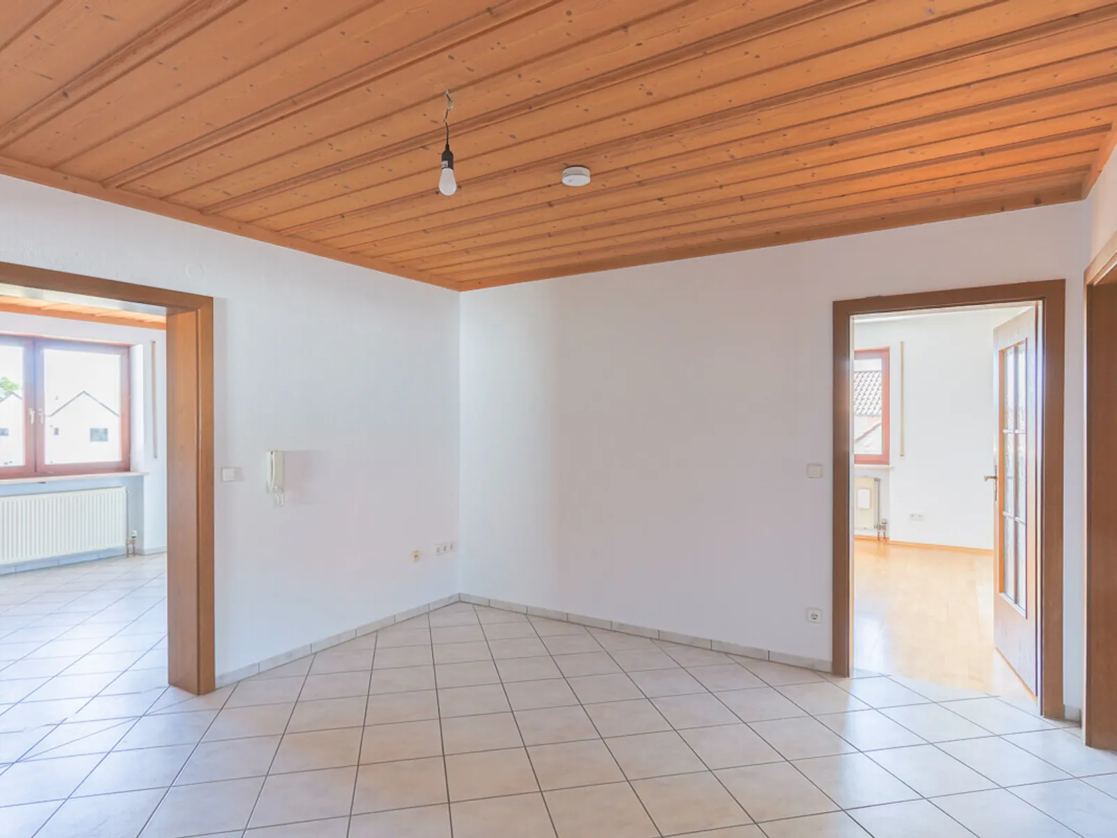 Großzügige, helle Wohnung im Grünen! - Bild 4