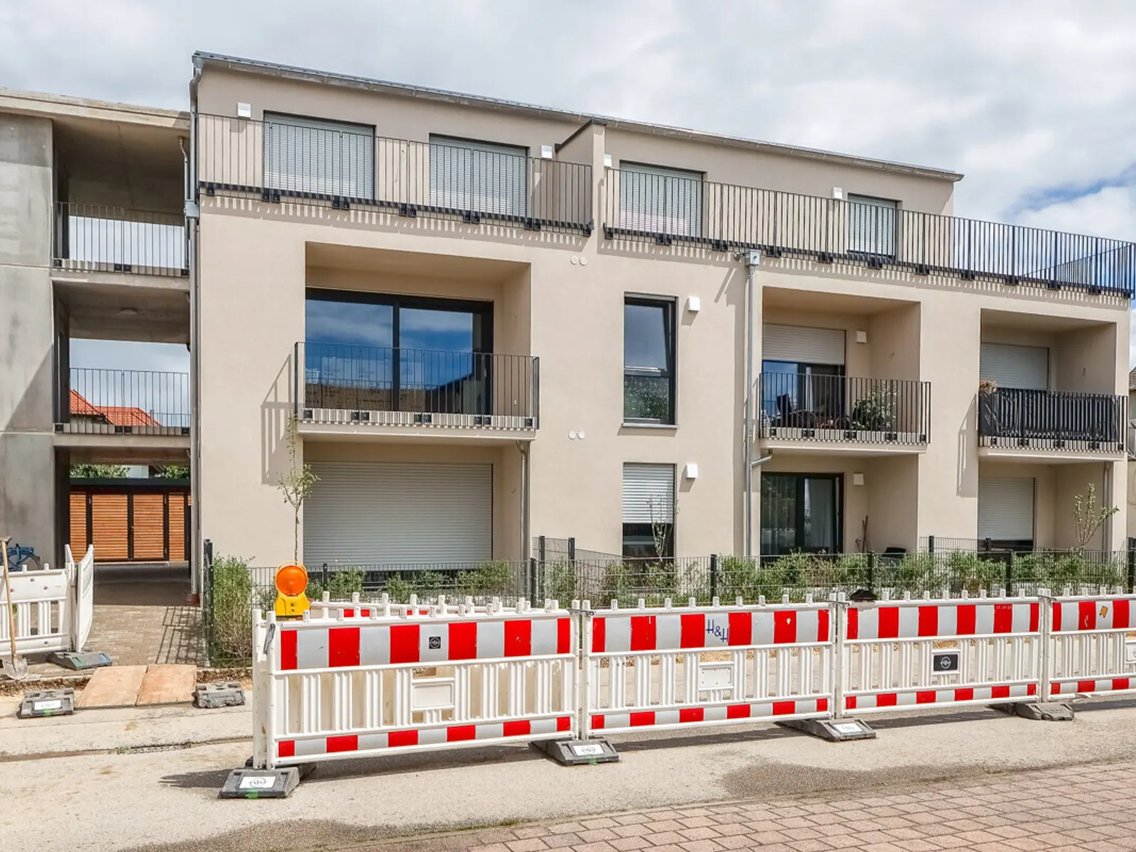 2,5-Zimmer-Wohnung mit Dachterrasse im Neubau! - Bild 1