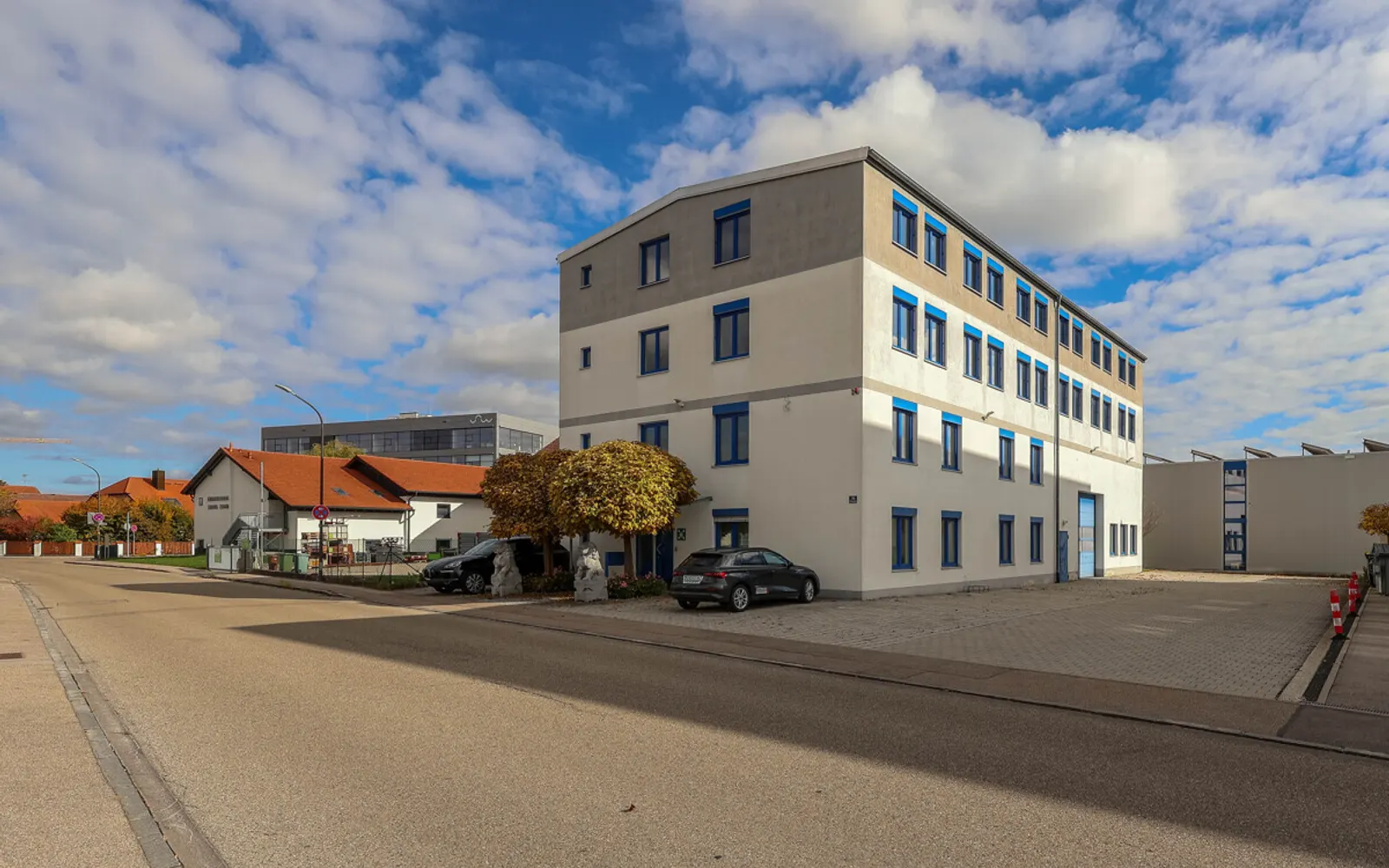 Praxisräume nach Maß – Aufzug vorhanden, Ausbau flexibel - Bild 2