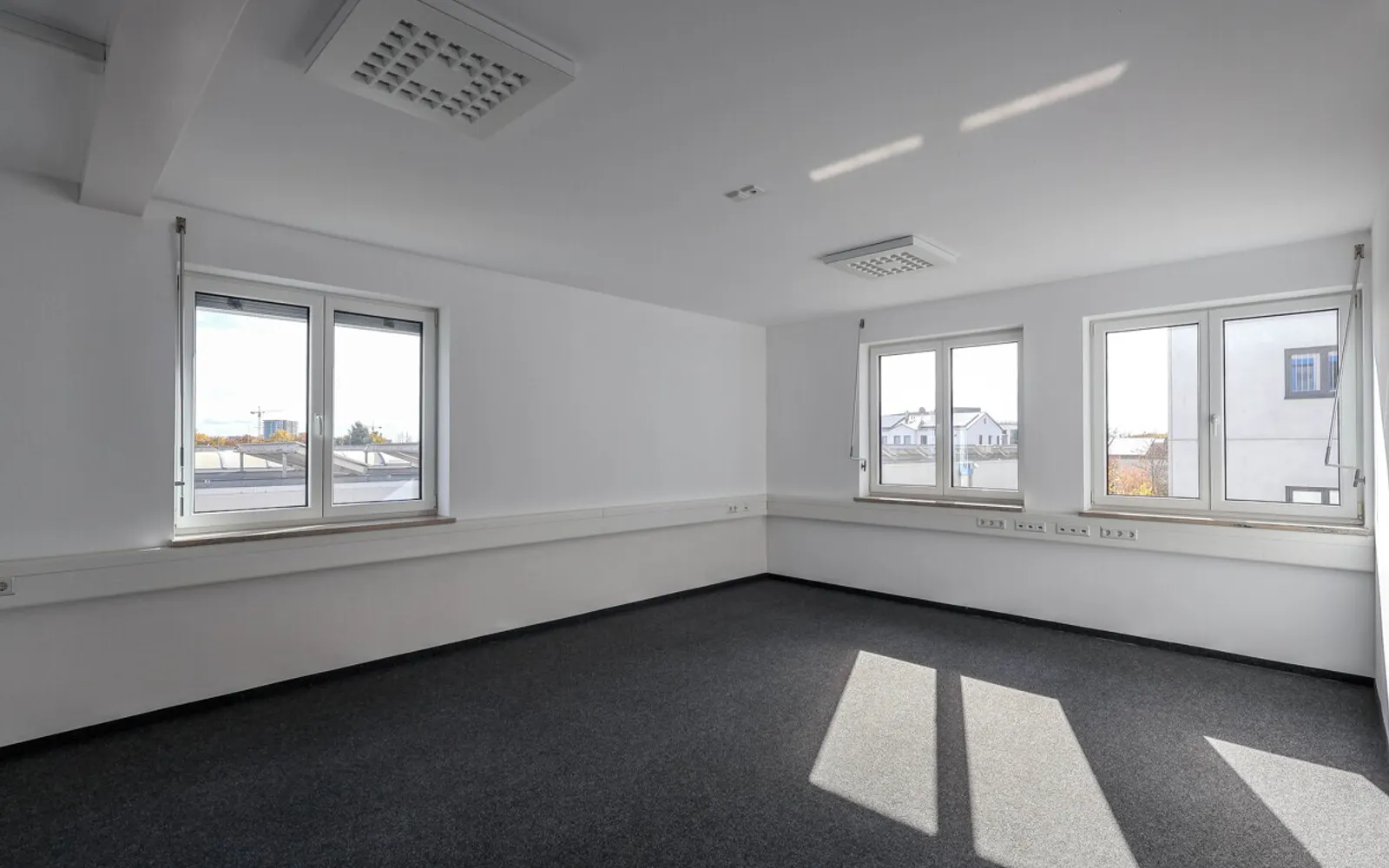 Praxisräume nach Maß – Aufzug vorhanden, Ausbau flexibel - Bild 4