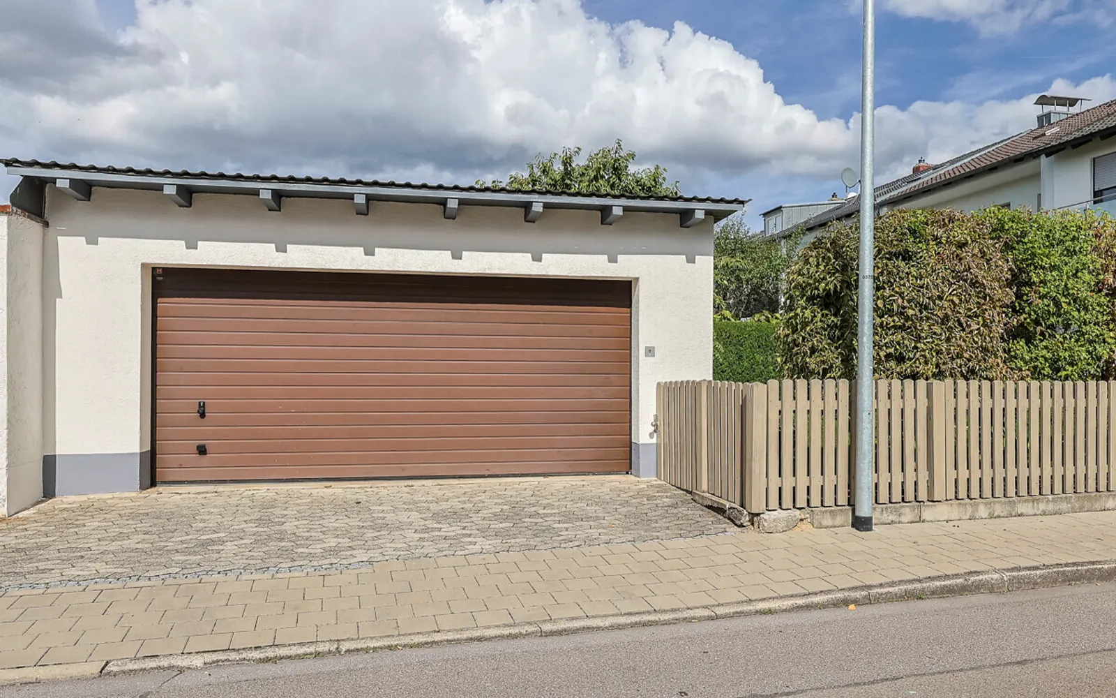 Viel Platz zum Wohlfühlen: Großzügiges Reiheneckhaus mit Garten und Doppelgarage - Bild 16
