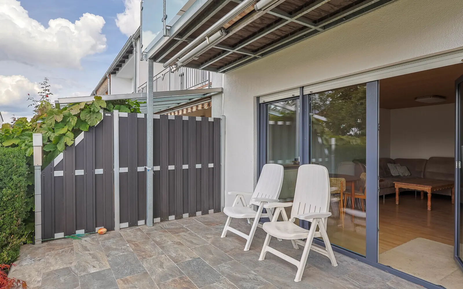 Viel Platz zum Wohlfühlen: Großzügiges Reiheneckhaus mit Garten und Doppelgarage - Bild 8