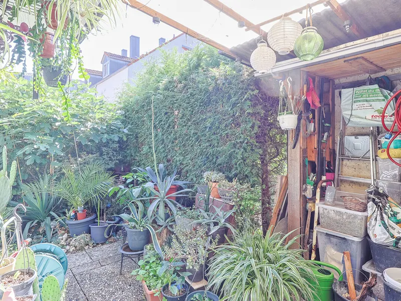 Erbbaurecht! Vermietete 2-Zimmer-Wohnung in Ingolstadt Süd mit umlaufendem Garten!