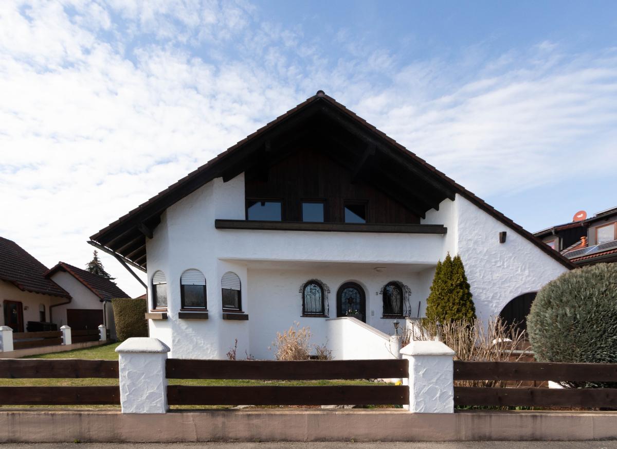 Schönes Einfamilienhaus in bester Wohnlage in Gaimersheim - Zieglmeier  Immobilien OHG